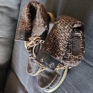 Well worn Sperry snow boots women’s size 8.5